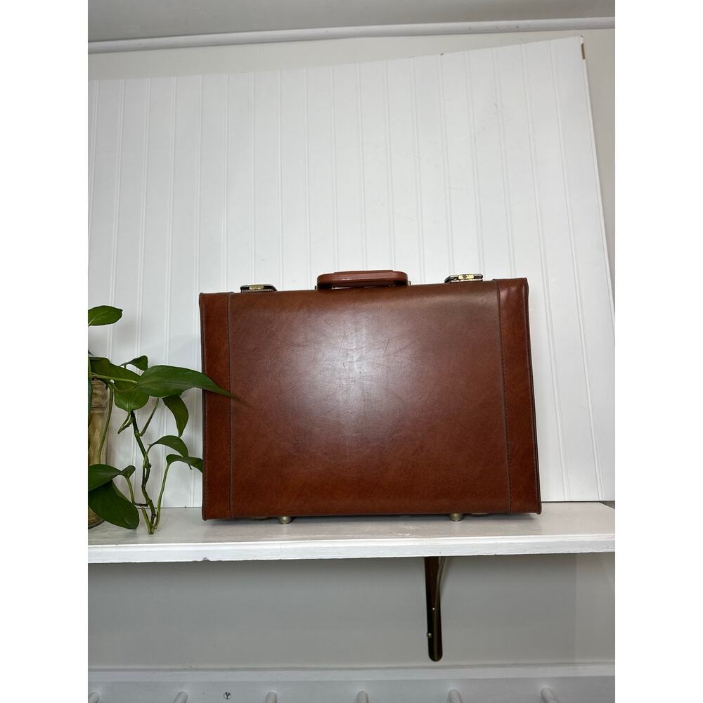 Vintage Leather Briefcase 18” Brown Tan Work Office by Howe Industries Inc 80’s